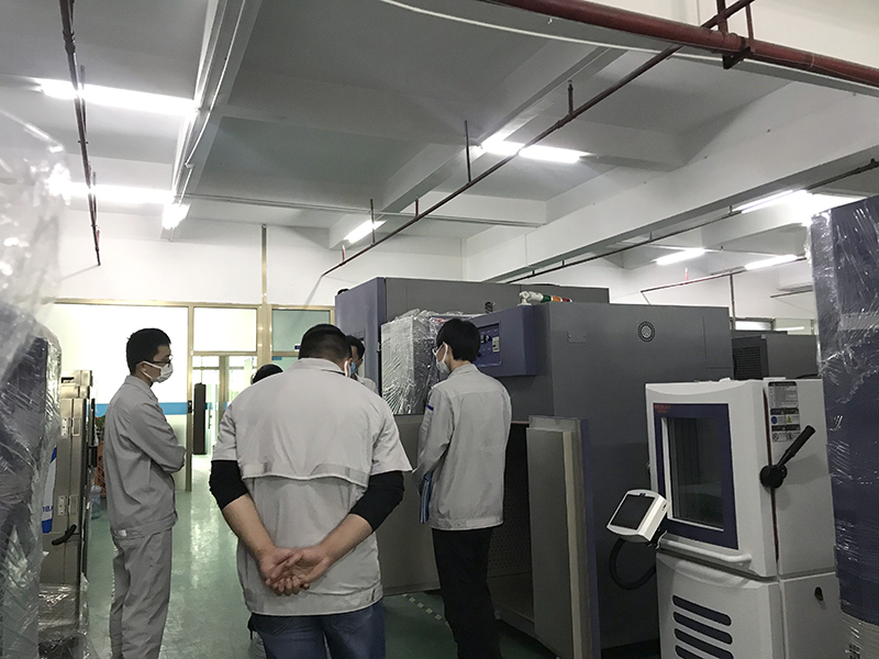 恒溫恒濕（shī）試驗箱（xiāng）內防凝露的方法分析