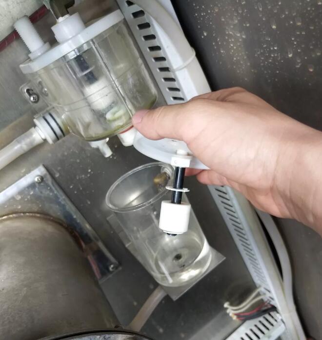 恒溫恒濕試驗箱（xiāng）加濕器清洗