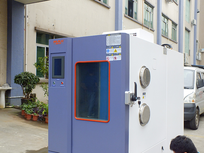 快速（sù）溫變試驗箱（xiāng）