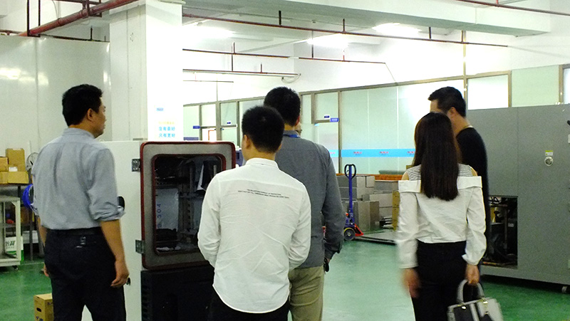 恒（héng）溫恒濕試驗箱廠家