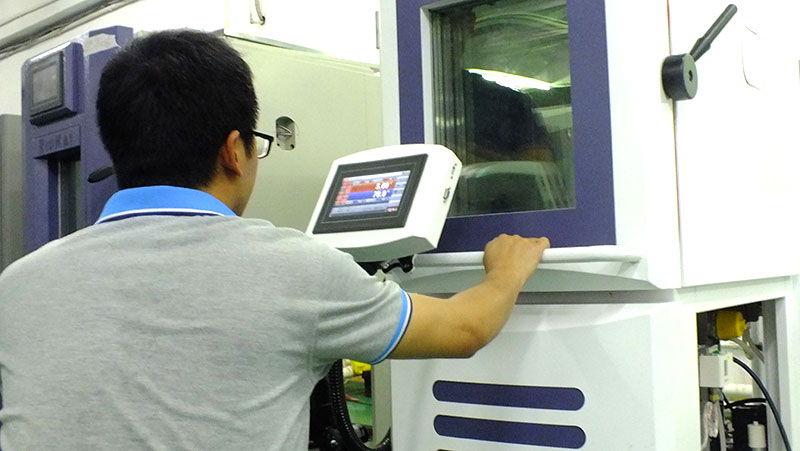 關於高低溫試（shì）驗（yàn）箱測試過程（chéng）中溫度過（guò）衝問題的解決方案