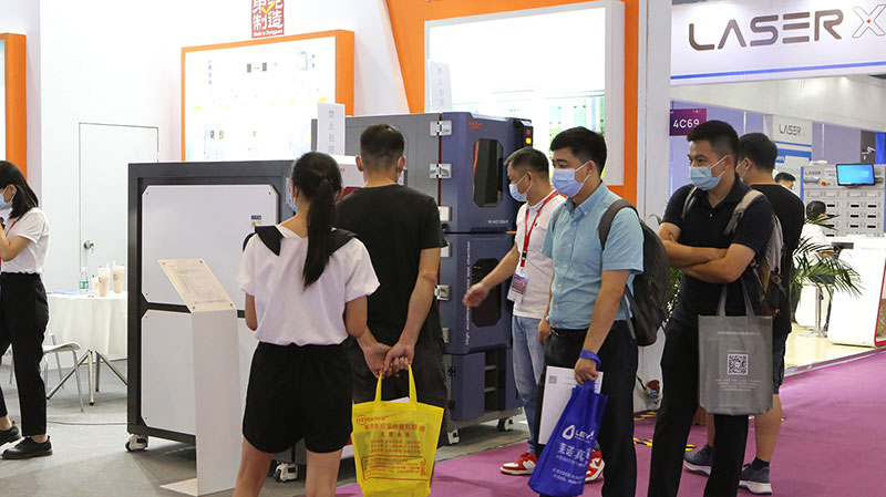 冷（lěng）熱衝擊試驗箱