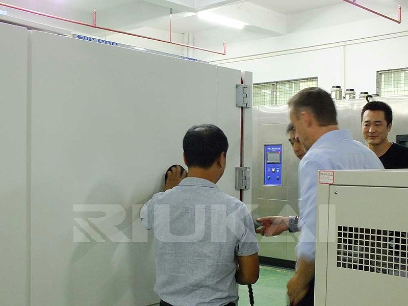 -40℃高（gāo）低溫試驗箱