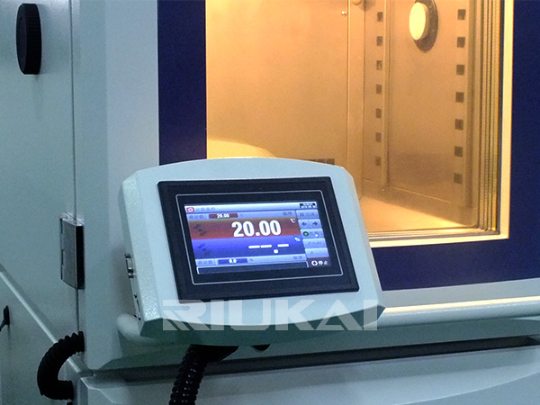 高低溫試驗（yàn）箱控製器