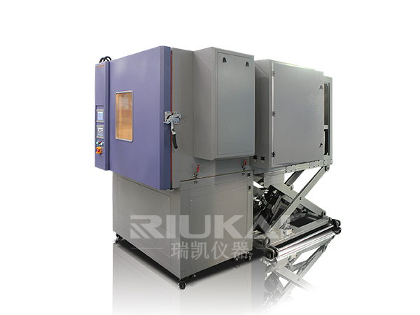 溫濕度淋雨振動四（sì）綜合試驗箱