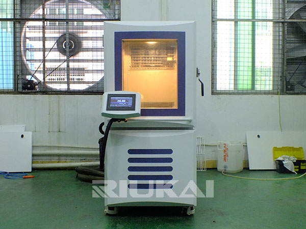 可程式高（gāo）低溫濕熱試驗（yàn）箱（xiāng）現貨