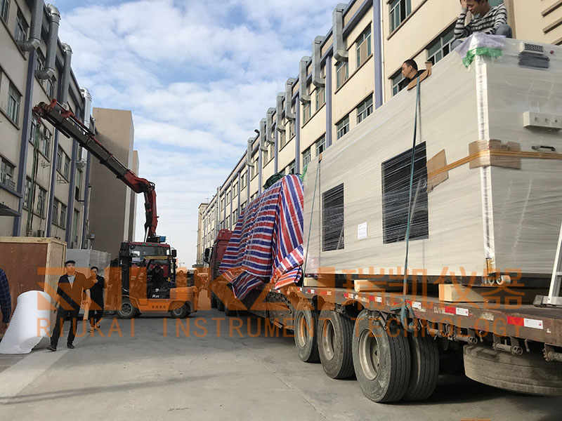 草莓视频网站步入式（shì）高溫老化機