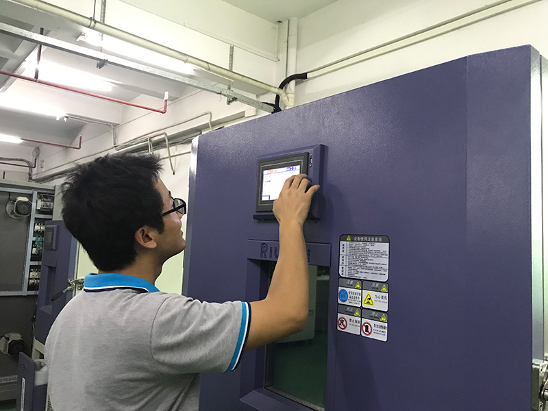 高（gāo）低溫（wēn）循環老化試驗箱測試能力的改（gǎi）進