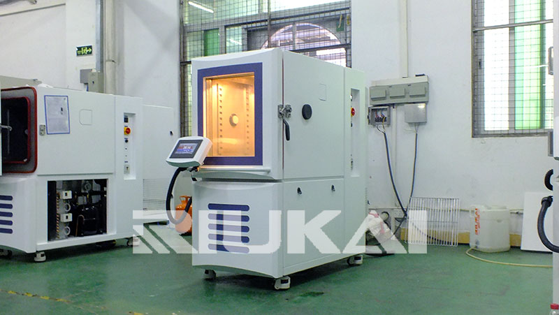 高低溫試驗箱（xiāng）