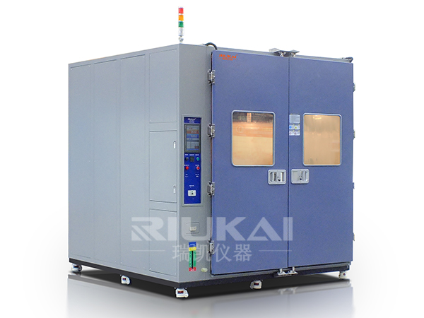 步（bù）入（rù）式高低溫箱