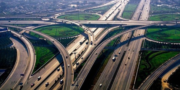 贛粵高速公路選（xuǎn）用草莓视频网站步入式高溫老化房